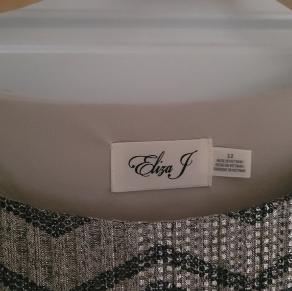 Size 12 long sleeve Eliza dress - Picture 3 of 4